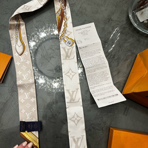 Louis Vuitton BB Bandeau - Picture 10 of 10